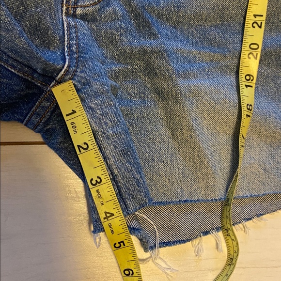 Reformation Allie Jean Denim Shorts High Rise Raw Hem Sz 26 Wash Shasta - Picture 6 of 9